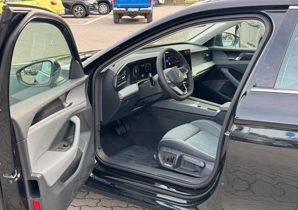 Volkswagen Passat cena 199990 przebieg: 1, rok produkcji 2024 z Kudowa-Zdrój małe 497
